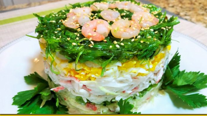 10 цікавих салатів з крабових паличок на Новий рік