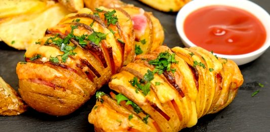 Шашлик з картоплі і сала в духовці — швидко і дуже смачно
