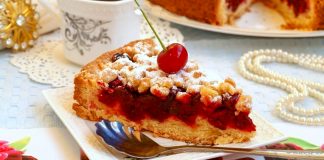 Тертий пиріг з вишнями - бабусині секрети