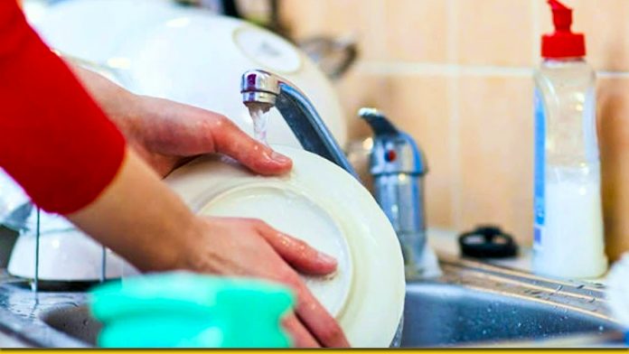 Гель для миття посуду своїми руками — рецепт для тих, кому не до вподоби хімія