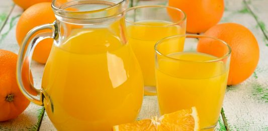 Як з 4 апельсинів зробити 4 літри прекрасного соку — шикарний рецепт