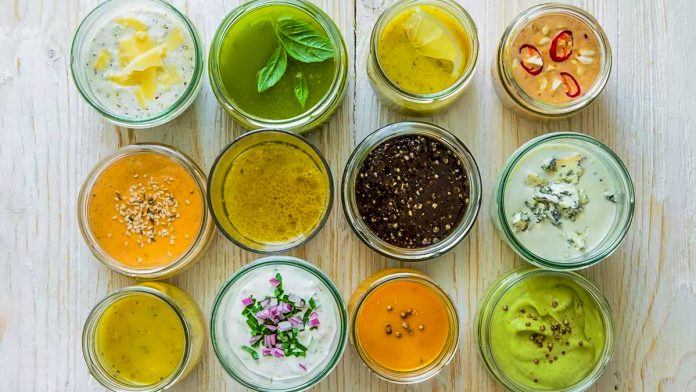 5 шикарних заправок для салату — смачна заміна майонезу