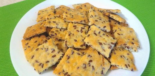 Домашнє галетне печиво з насінням льону — свято смаку