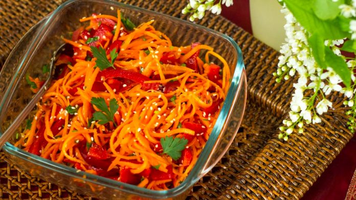 Домашня морква по-корейськи — перевірений рецепт