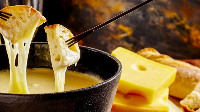 Неповторний сирний соус — дев'ять рецептів від кращих кухарів