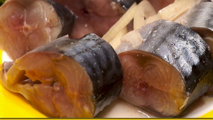 Скумбрія на смак як лосось — секретний маринад за 24 години