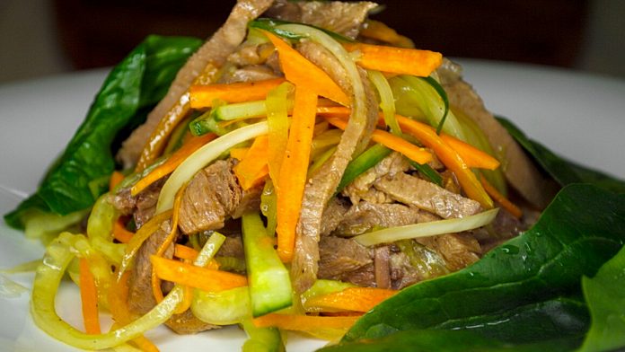 Пікантний салат з яловичим язиком — чудо корейської кухні