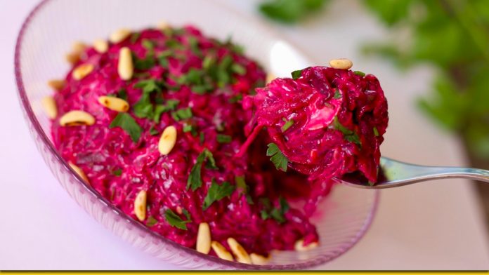 Смачний буряковий салат — правильна вечеря для краси і здоров'я