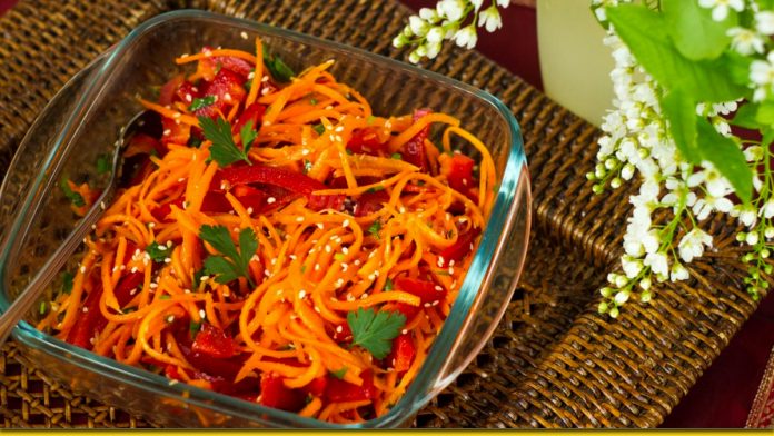 Соковиті морквяні салати — рецепти, які перетворюють будні на свята