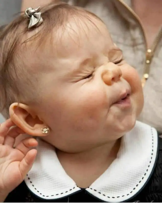 5 речей, які ви повинні знати, перш ніж вирішити проколоти вуха дитині