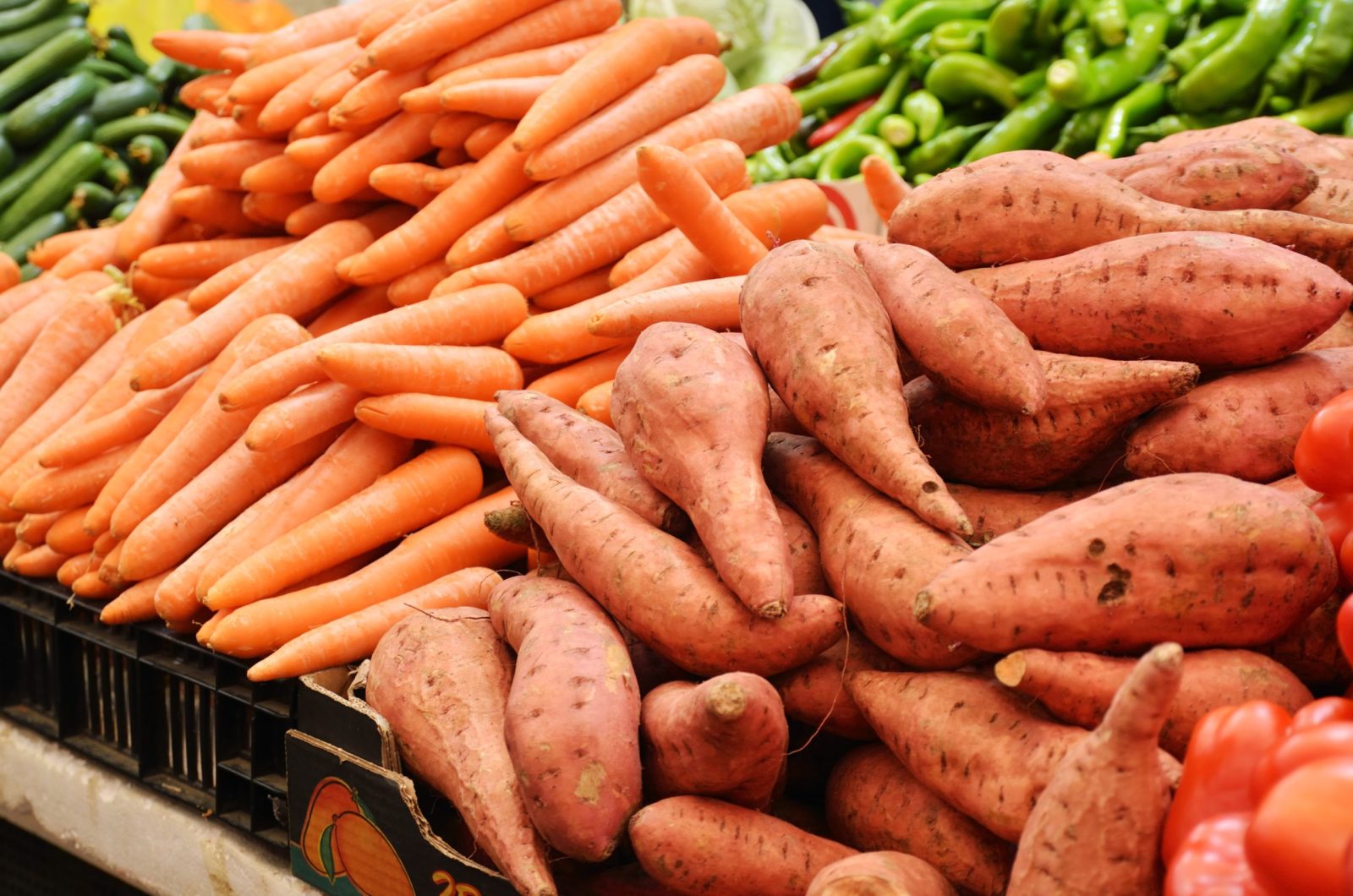 Морква і солодка картопля