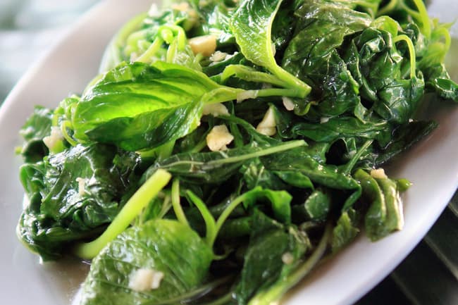 photo of sauteed garlic spinach