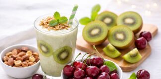 15 перекусів перед сном, які можуть допомогти проспати всю ніч